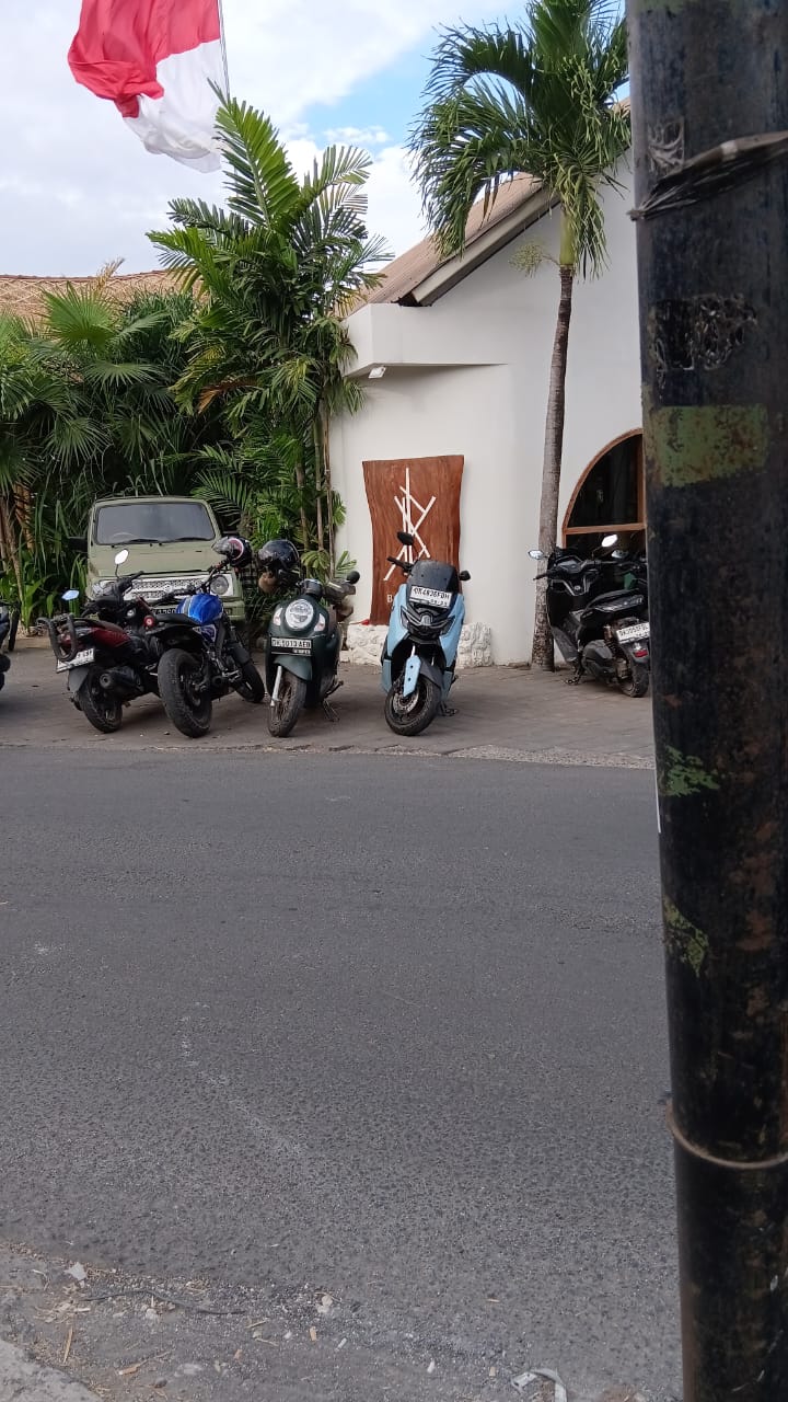 Manfaat Sewa Motor Dibandingkan Transportasi Lain 